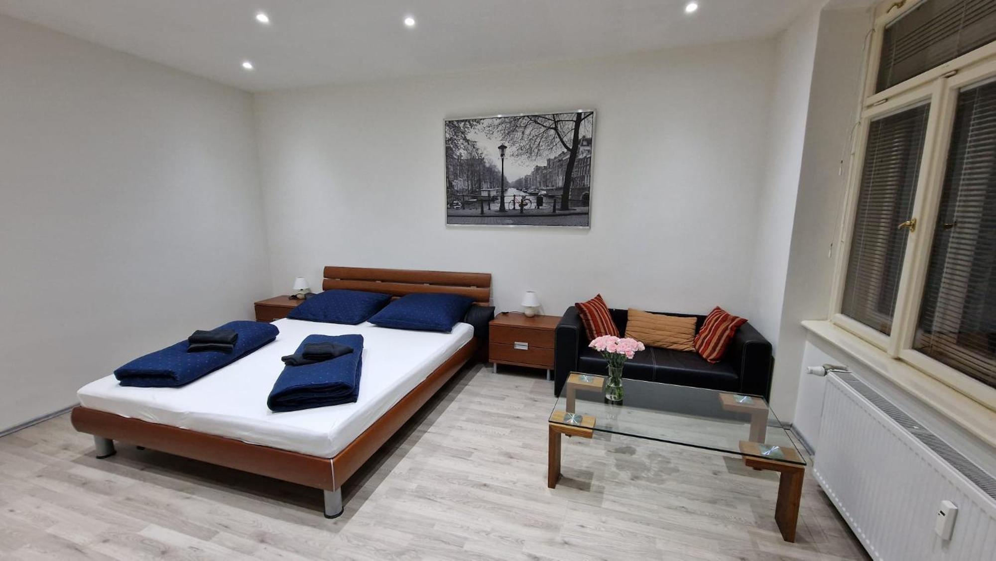Apartment Flora - Late Check-Out At Noon 12 O Clock For Free Bratislava Buitenkant foto